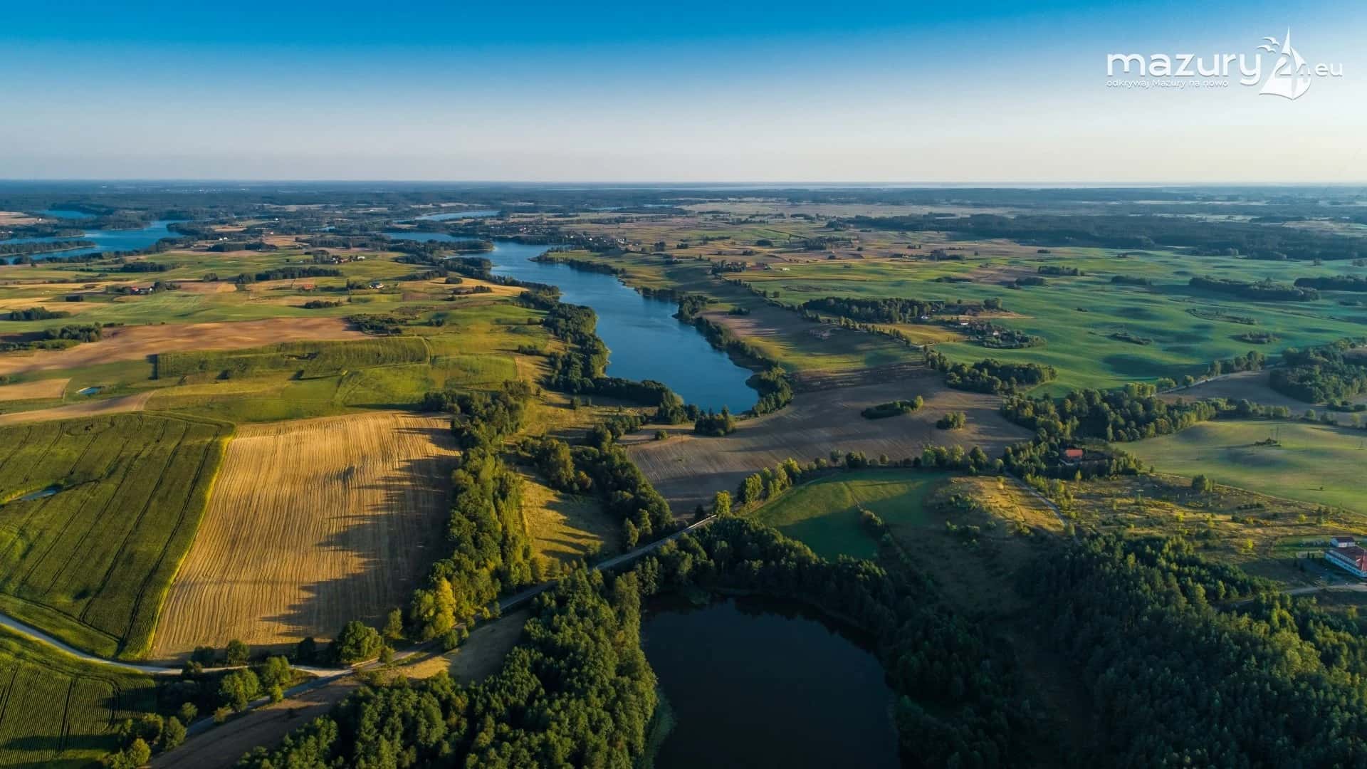 Buwełno pośród lasów i pól